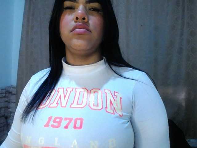 Bicky24 live webcam show