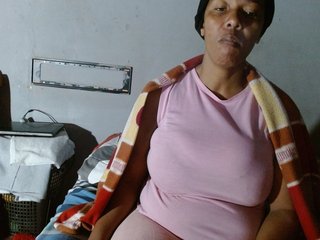 diamondboobs44dddx's Live Webcam