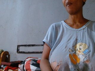 diamondboobs44dddx's Live Webcam