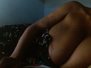 diamondboobs44dddx's Live Webcam
