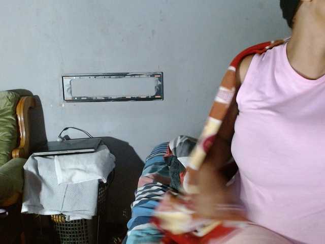 diamondboobs44dddx live cam on BongaCams