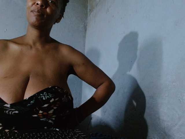 diamondboobs44dddx live cam on BongaCams