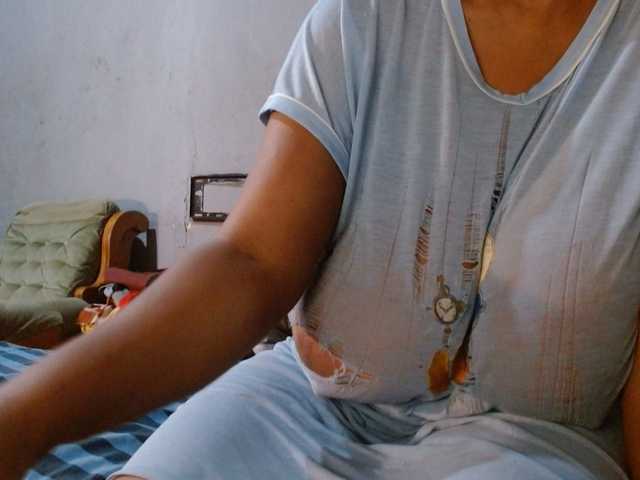 diamondboobs44dddx live cam on BongaCams