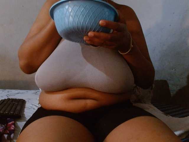 diamondboobs44dddx live cam on BongaCams