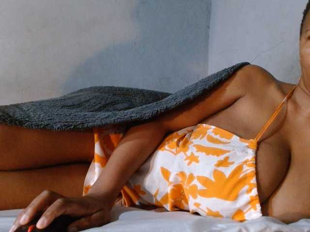 diamondboobs44dddx live cam on BongaCams