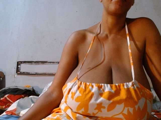 diamondboobs44dddx live cam on BongaCams
