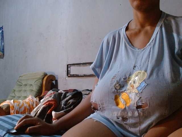 diamondboobs44dddx live cam on BongaCams