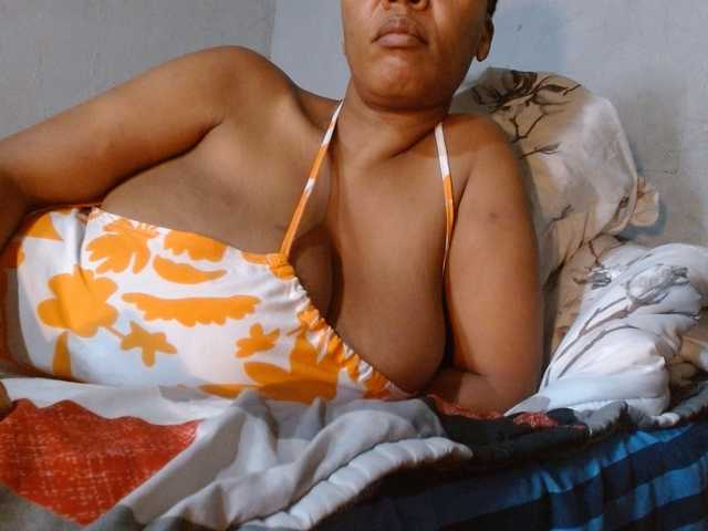 diamondboobs44dddx live cam on BongaCams