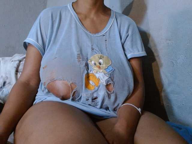 diamondboobs44dddx live cam on BongaCams