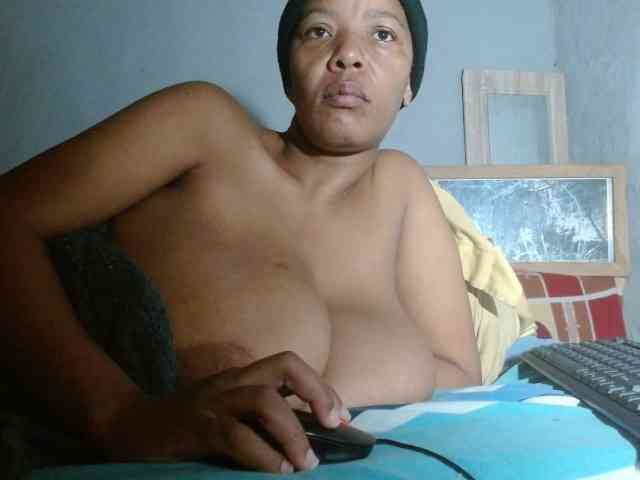 diamondboobs44dddx webcam