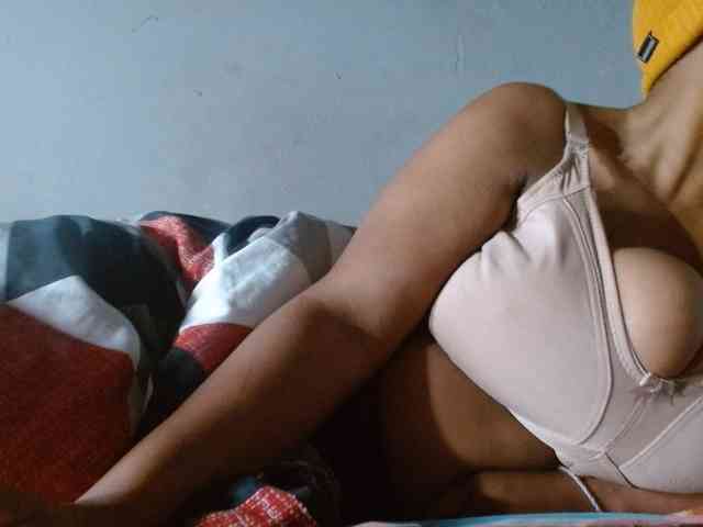 diamondboobs44dddx webcam