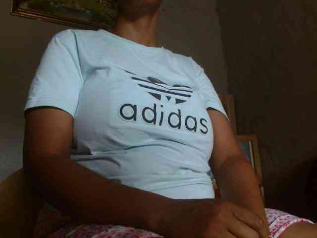 diamondboobs44dddx webcam