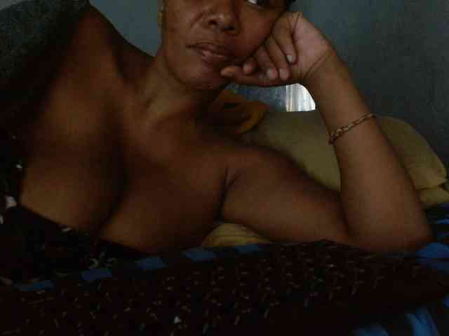 diamondboobs44dddx webcam