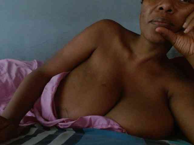 diamondboobs44dddx webcam