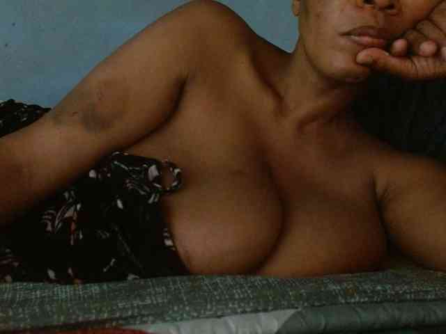 diamondboobs44dddx webcam