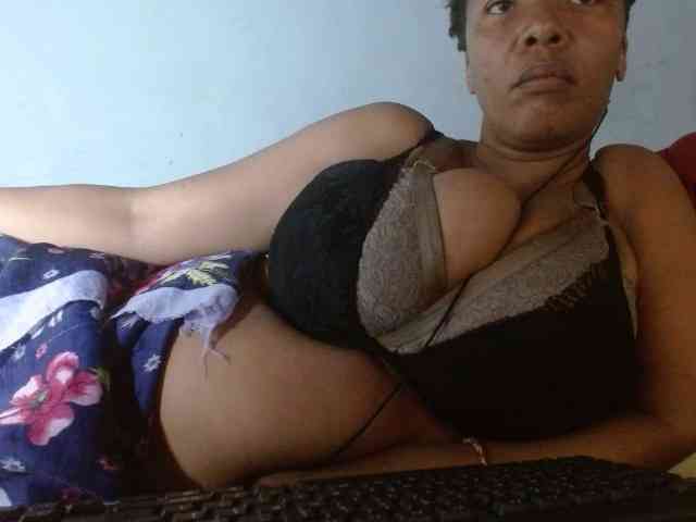 diamondboobs44dddx webcam