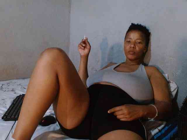 diamondboobs44dddx webcam