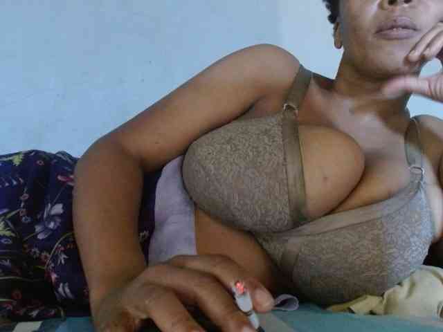 diamondboobs44dddx webcam