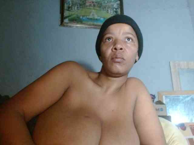 diamondboobs44dddx webcam