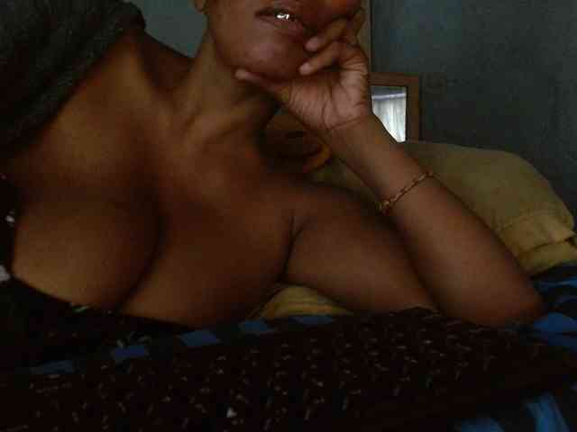 diamondboobs44dddx webcam