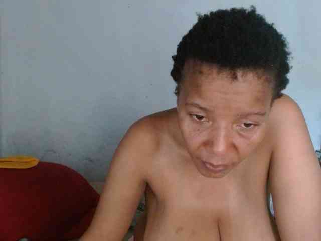 diamondboobs44dddx webcam