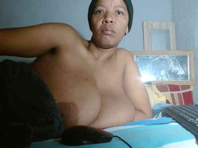 diamondboobs44dddx webcam