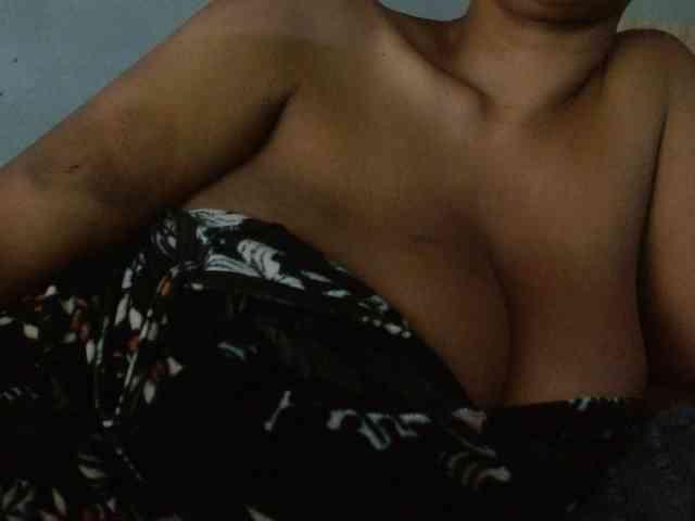 diamondboobs44dddx webcam