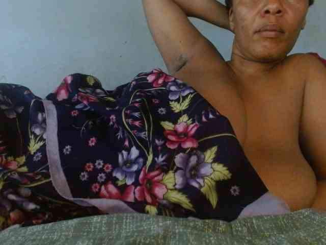 diamondboobs44dddx webcam