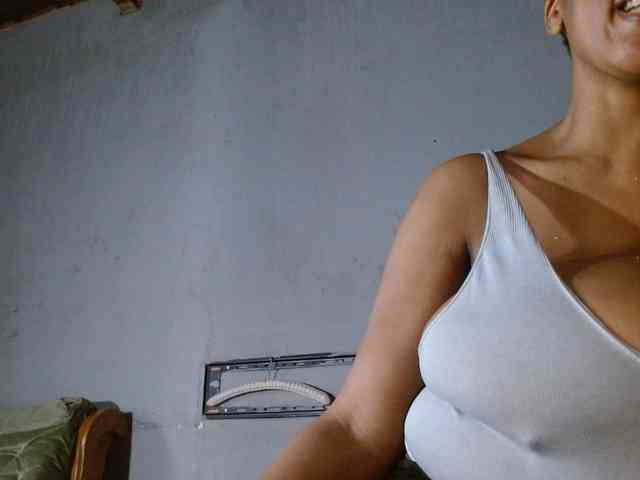 diamondboobs44dddx webcam
