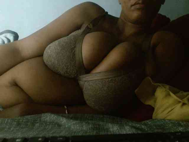 diamondboobs44dddx webcam