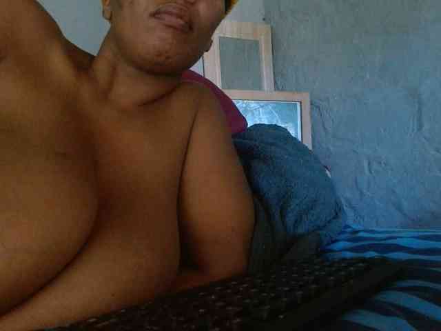 diamondboobs44dddx webcam