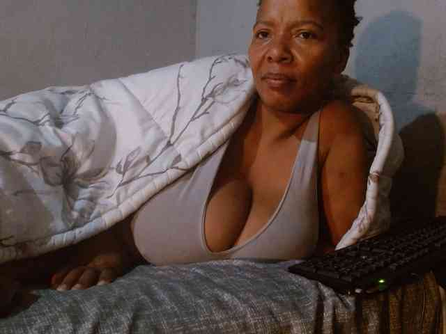 diamondboobs44dddx webcam