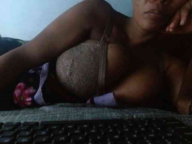 diamondboobs44dddx webcam