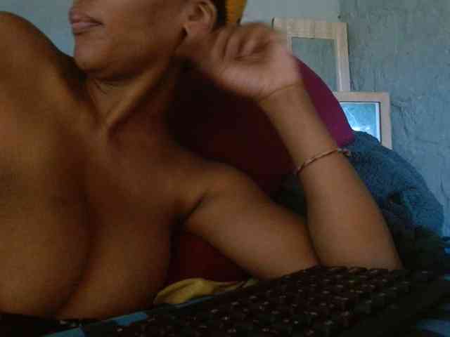 diamondboobs44dddx webcam