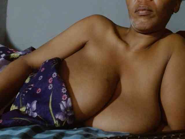 diamondboobs44dddx webcam