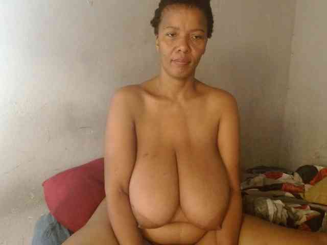 diamondboobs44dddx webcam