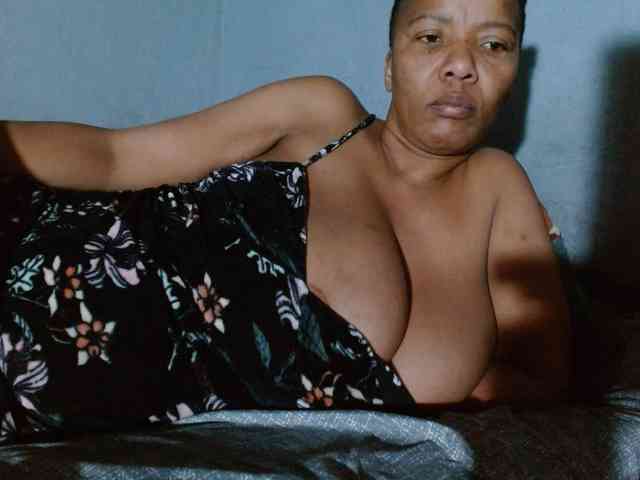 diamondboobs44dddx webcam