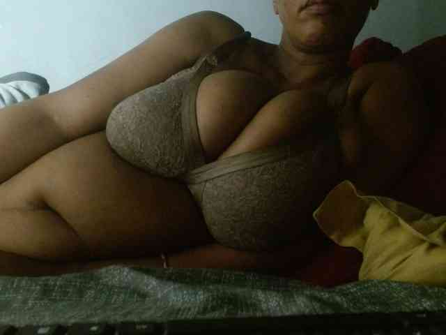 diamondboobs44dddx webcam