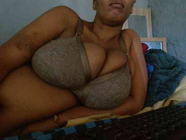 diamondboobs44dddx webcam