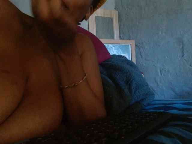 diamondboobs44dddx webcam