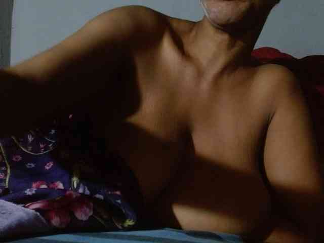 diamondboobs44dddx webcam