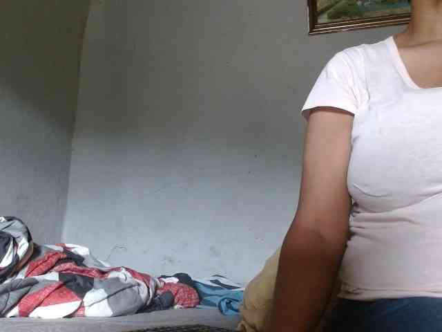 diamondboobs44dddx webcam