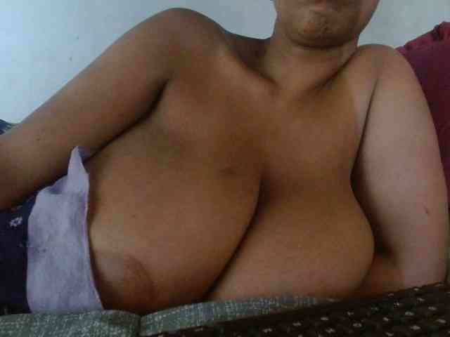 diamondboobs44dddx webcam