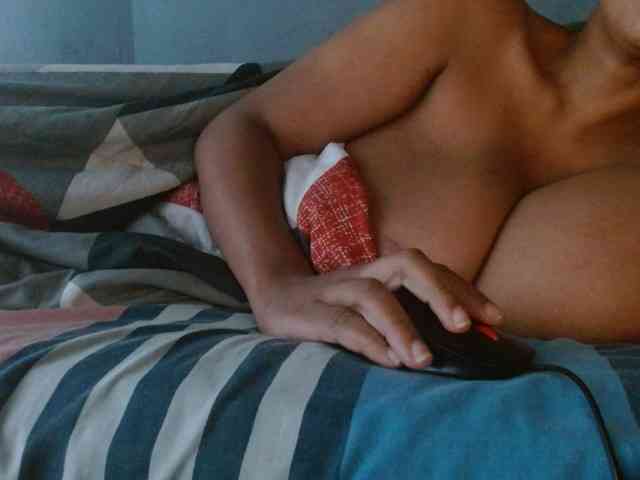 diamondboobs44dddx webcam