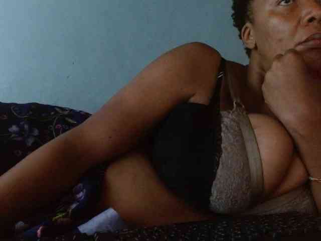 diamondboobs44dddx webcam