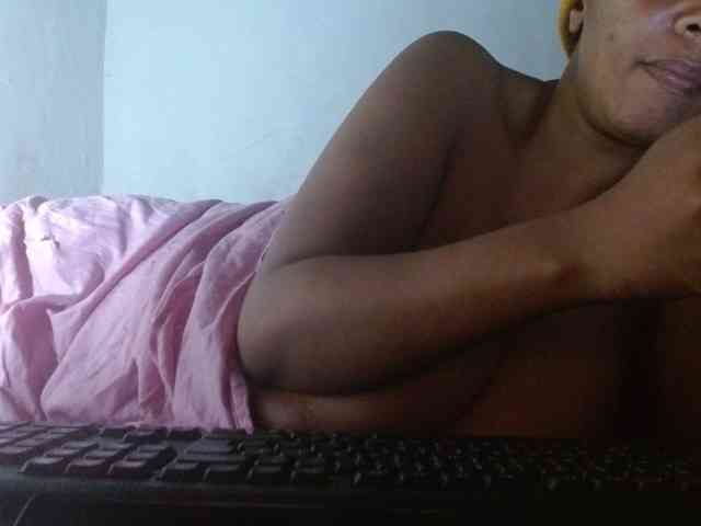 diamondboobs44dddx webcam