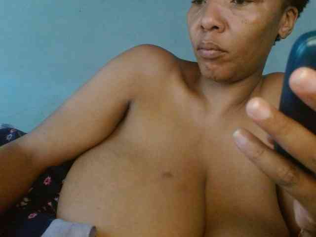 diamondboobs44dddx webcam