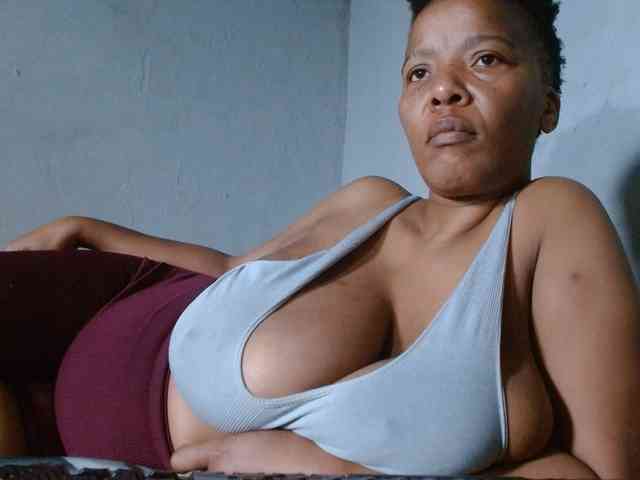 diamondboobs44dddx webcam
