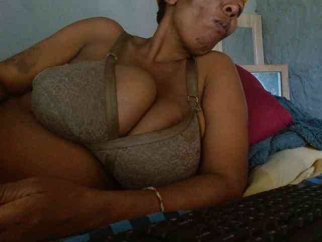 diamondboobs44dddx webcam