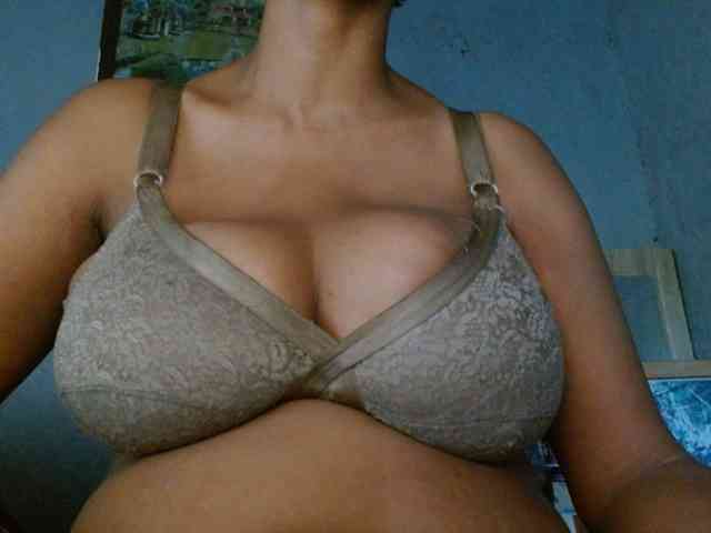 diamondboobs44dddx webcam